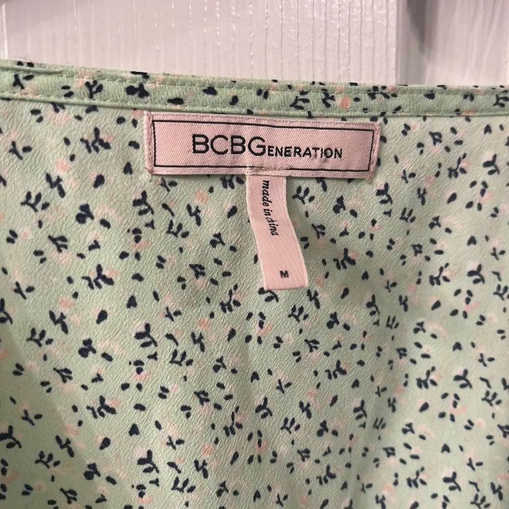 Bcbgeneration Blouse Size Medium - image 2